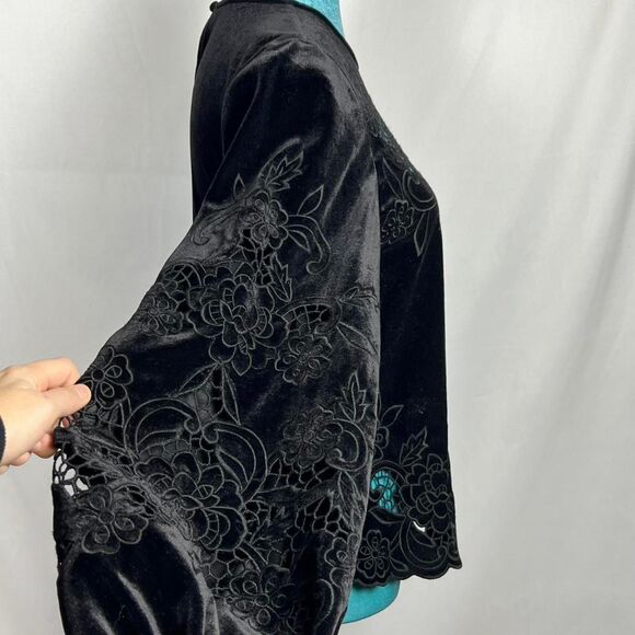 Y2K EXPRESS Black Velvet Laser Cutout Balloon Sleeve Top (Size S) - Picture 5 of 7